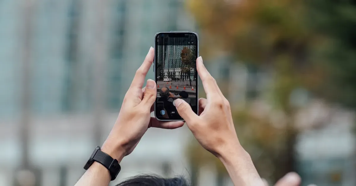 HuoYing: A Visual News Agency Building “Digital Negatives” with Blockchain